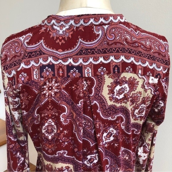 Anthropologie Tiny Blouse Womens Small Red Devas Popover Paisley Sequin Roll Tab - Picture 8 of 11